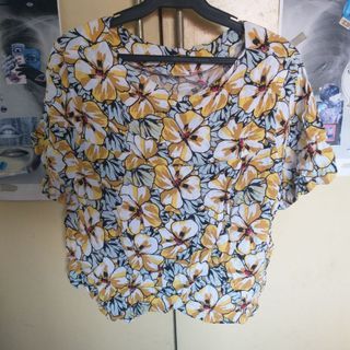 H&M Floral Short Sleeve Blouse