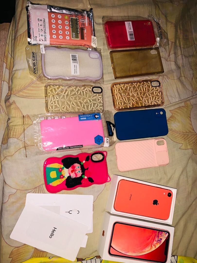 IPHONE XR 128GB GLOBELOCKED (Category: iPhone X Series) located in Quezon City. Submitted by charlieestrera2976 (Listing ID 1230602027, Image 3). Description: IPHONE XR 128gb Globelocked 82% batthealth Faceid ✅ Truetone ✅ NO ISSUE Flawless(pwede sa maarte) Complete with box and accessories Meetups, pickup, or shipping available. If Sale: 14k (negotiable) Loc: qc fairview .