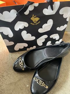 (Category: ) located in . Submitted by sarah_wardrobe (Listing ID 1230595771, Image 1). Description: .