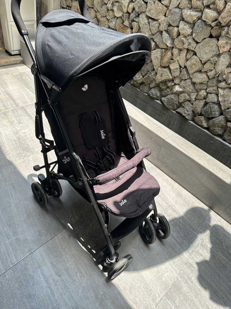 Joie brisk store lx black