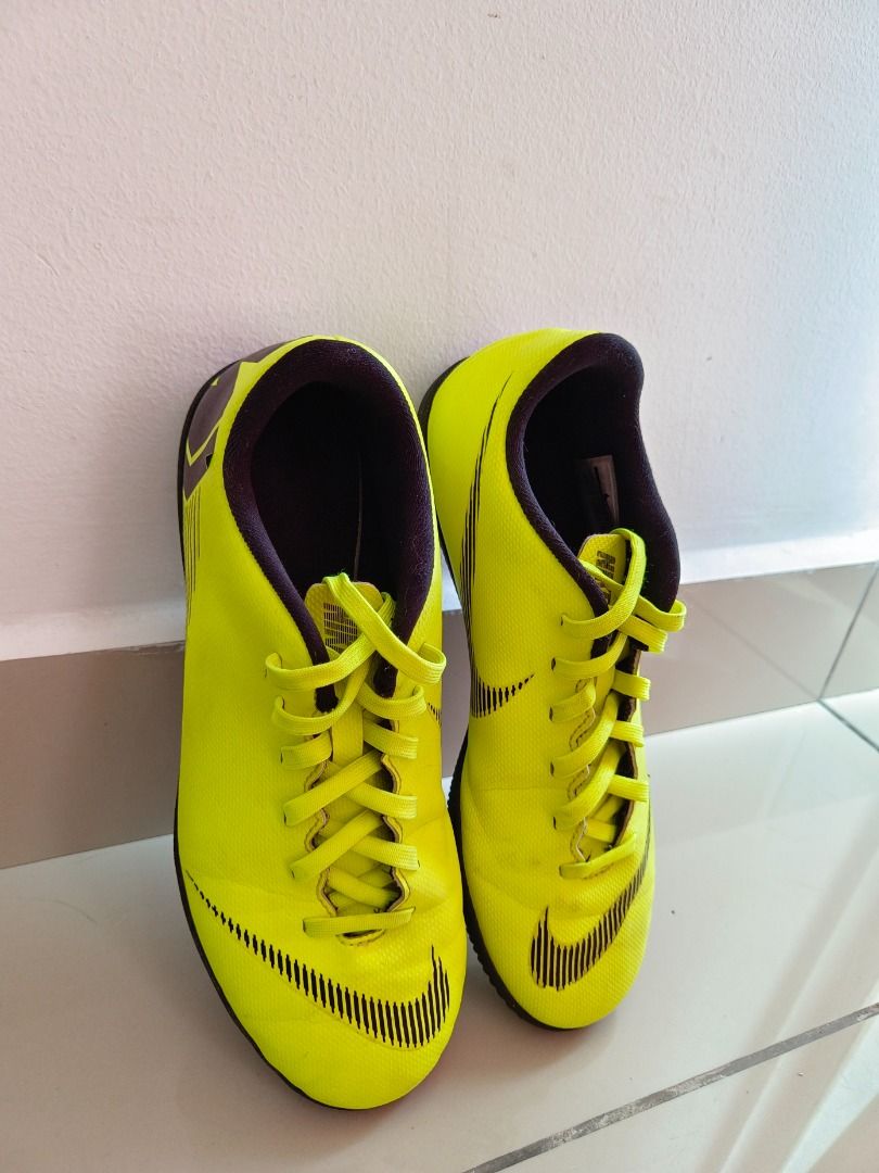 kasut futsal nike mercurial