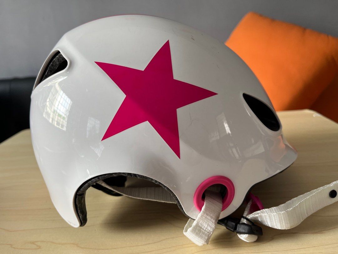 Kids Size Bicycle Helmet, Sports Equipment, Bicycles & Parts, Bicycles