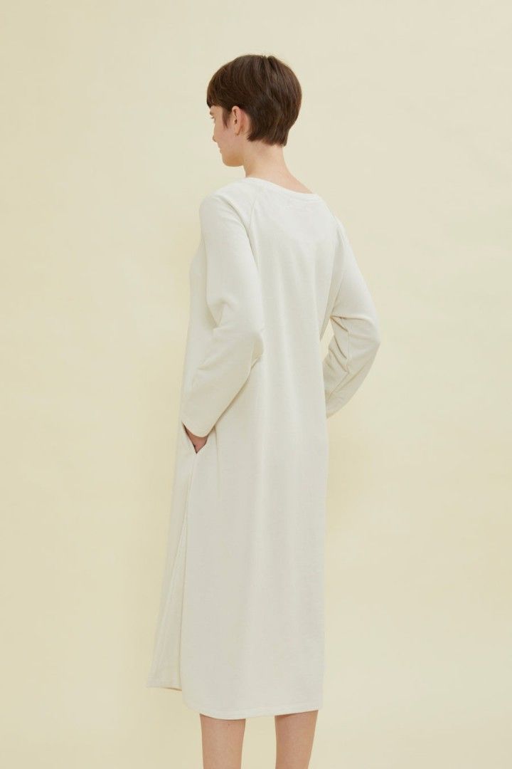 Winter nursing dress (fleece lined flare sweatshirt dress for breastfeeding  in autumn, winter or cold countries) (Size S Cream) from Konny baby (Korean  brand), Women's Fashion, Maternity wear on Carousell
