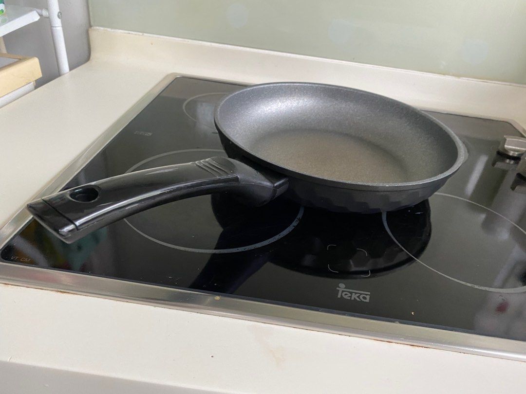 Korean Frying Pan, Furniture & Home Living, Kitchenware & Tableware