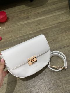 (Kategori: ) berada di . Dikirim oleh indahrsml (ID iklan 1230642132, Gambar 1). Deskripsi: .