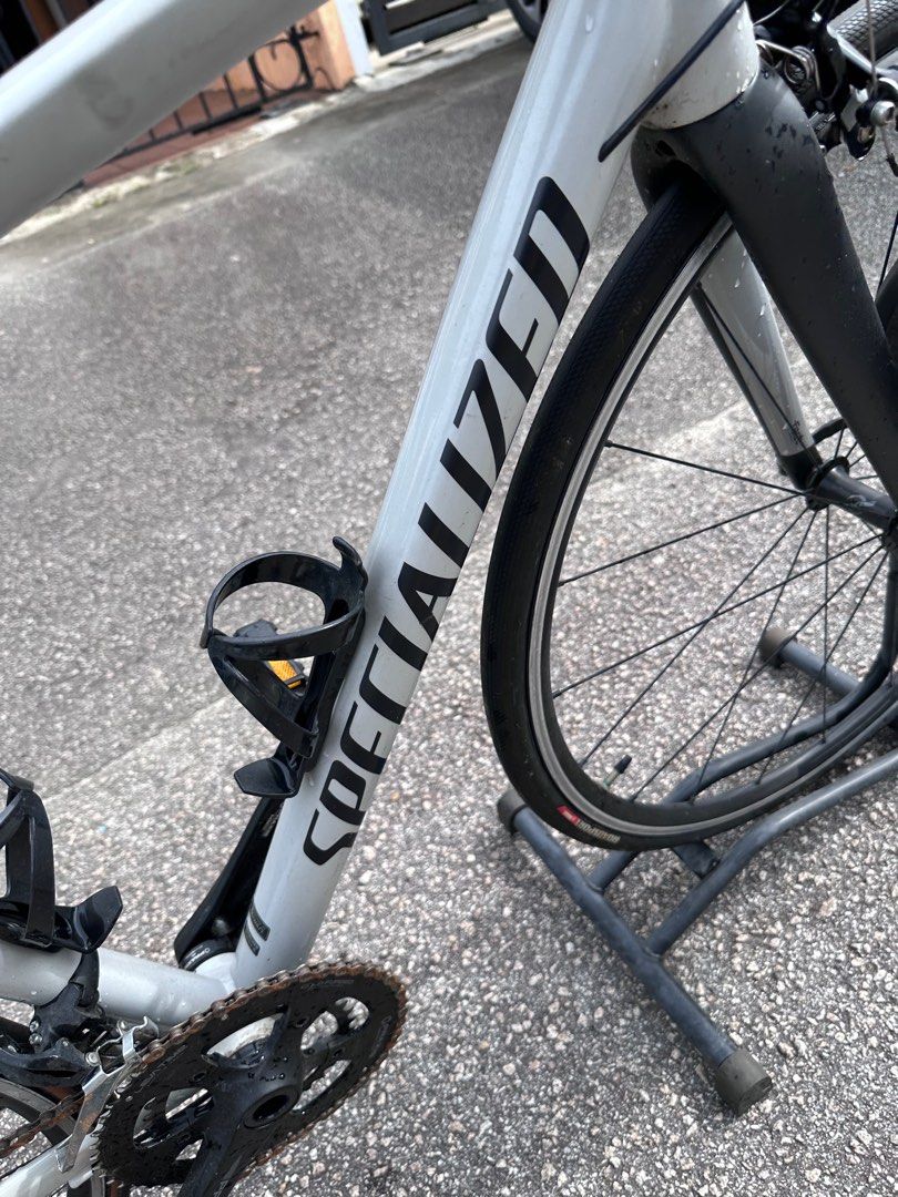 Lightly used 2021 Specialized Allez Sport size 56. Sports