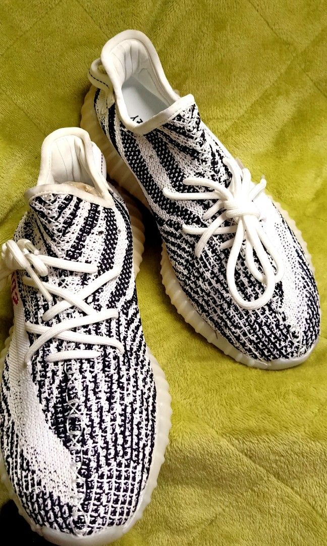 Yeezy Like New Shoes size43.5 Men s Fashion Footwear Sneakers on Carousell