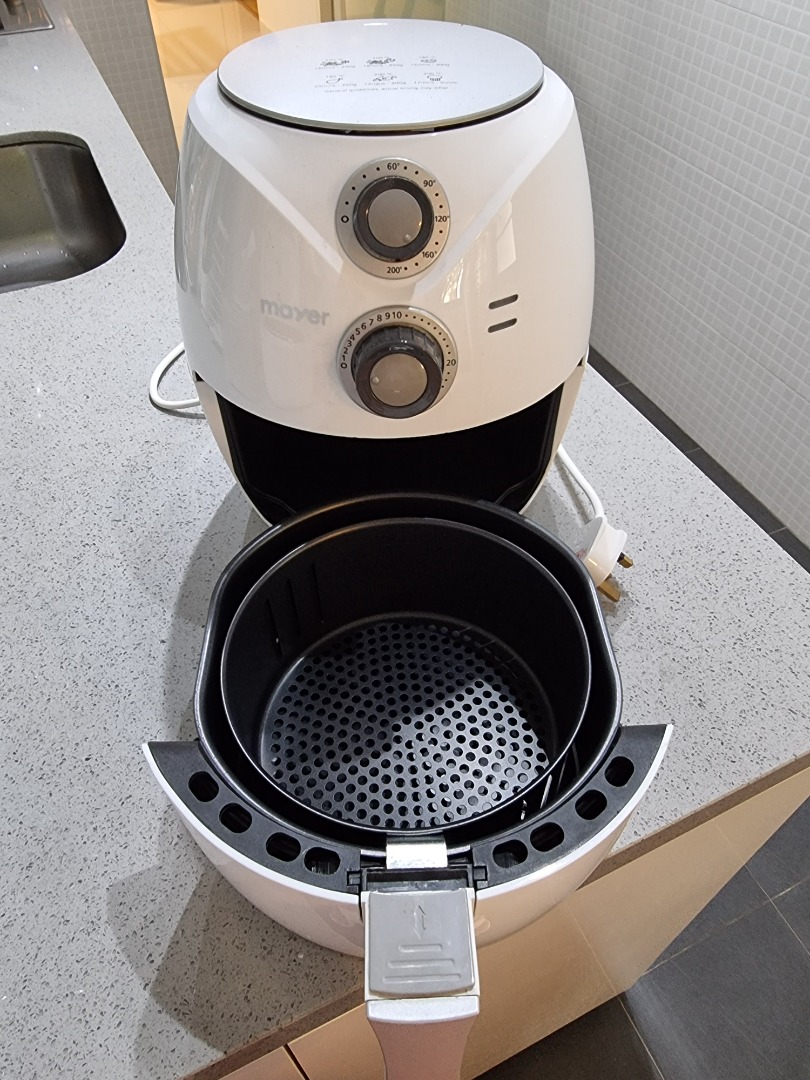 MAYER Air Fryer MMAF68, TV & Home Appliances, Kitchen Appliances