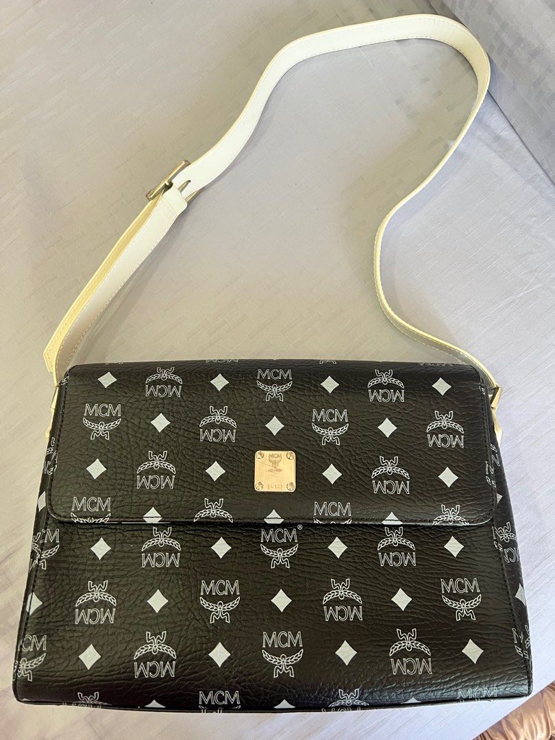 Mcm bag clearance white and black