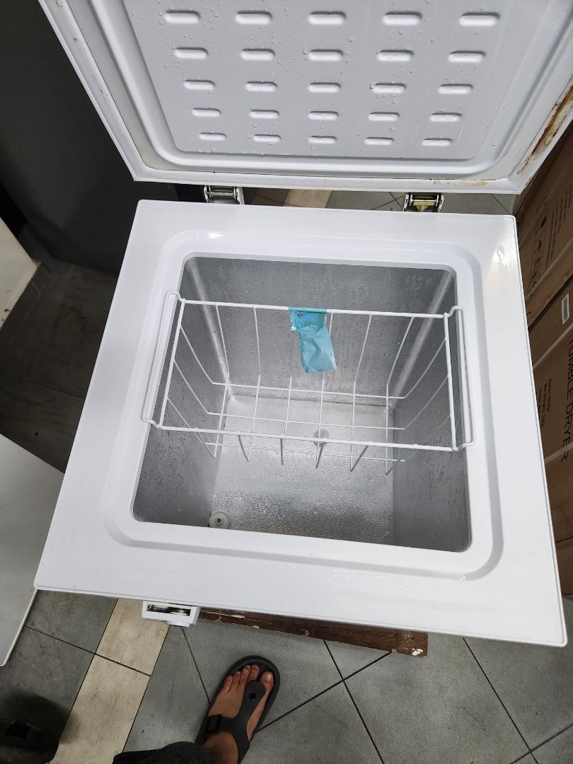 MIDEA Mini Freezer 60L MCF61W, TV & Home Appliances, Kitchen Appliances