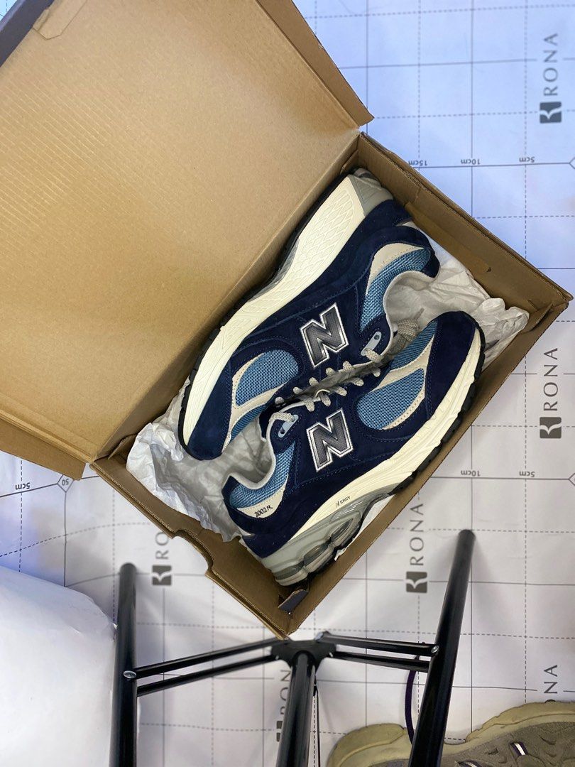 New Balance M2002RNB NAVY, Fesyen Pria, Sepatu , Sneakers di Carousell