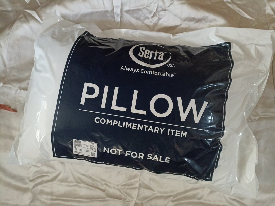 New Serta Luxury Pillow, Furniture & Home Living, Bedding & Towels on Carousell