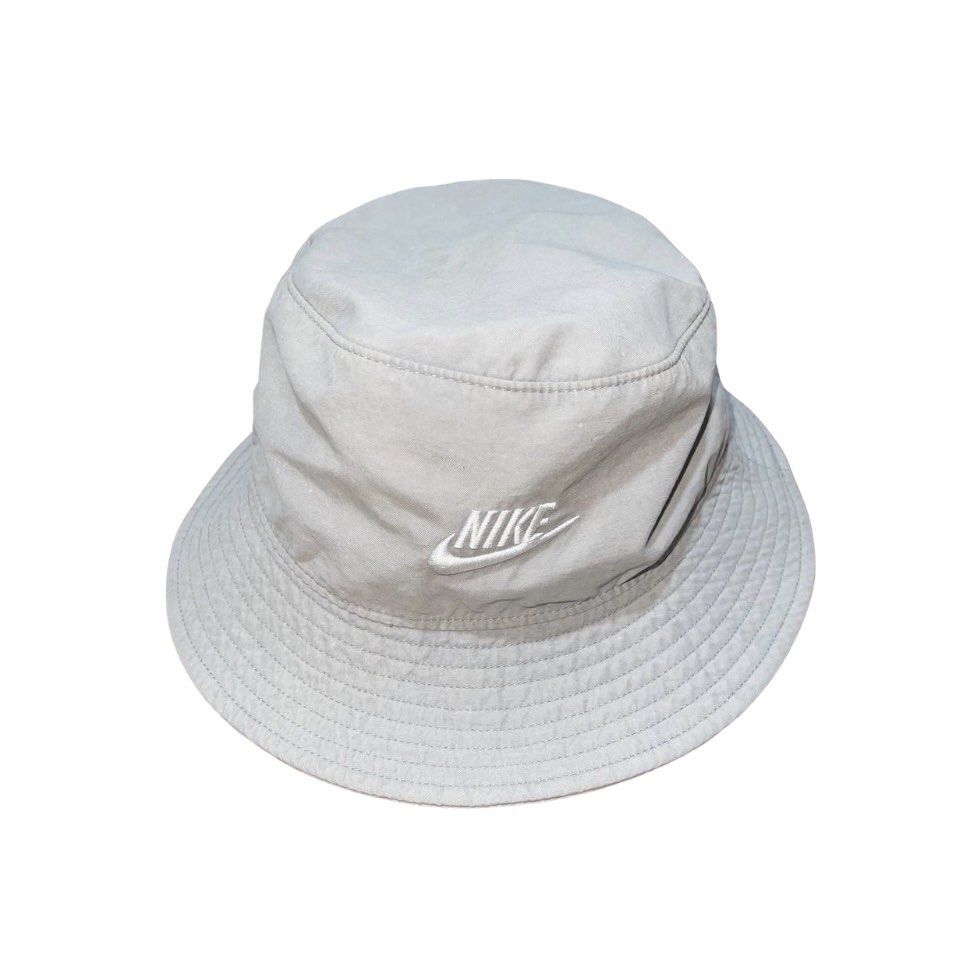 White nike shop bucket hat