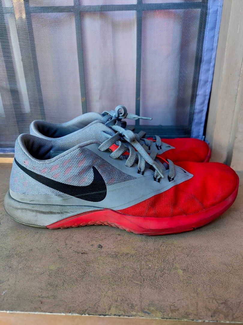Nike Lite Trainer (Category: Sneakers) located in Pasig City. Submitted by ceedeevee (Listing ID 1230606406, Image 1). Description: In good condition Size US 9 MOP: GCash, Maya.
