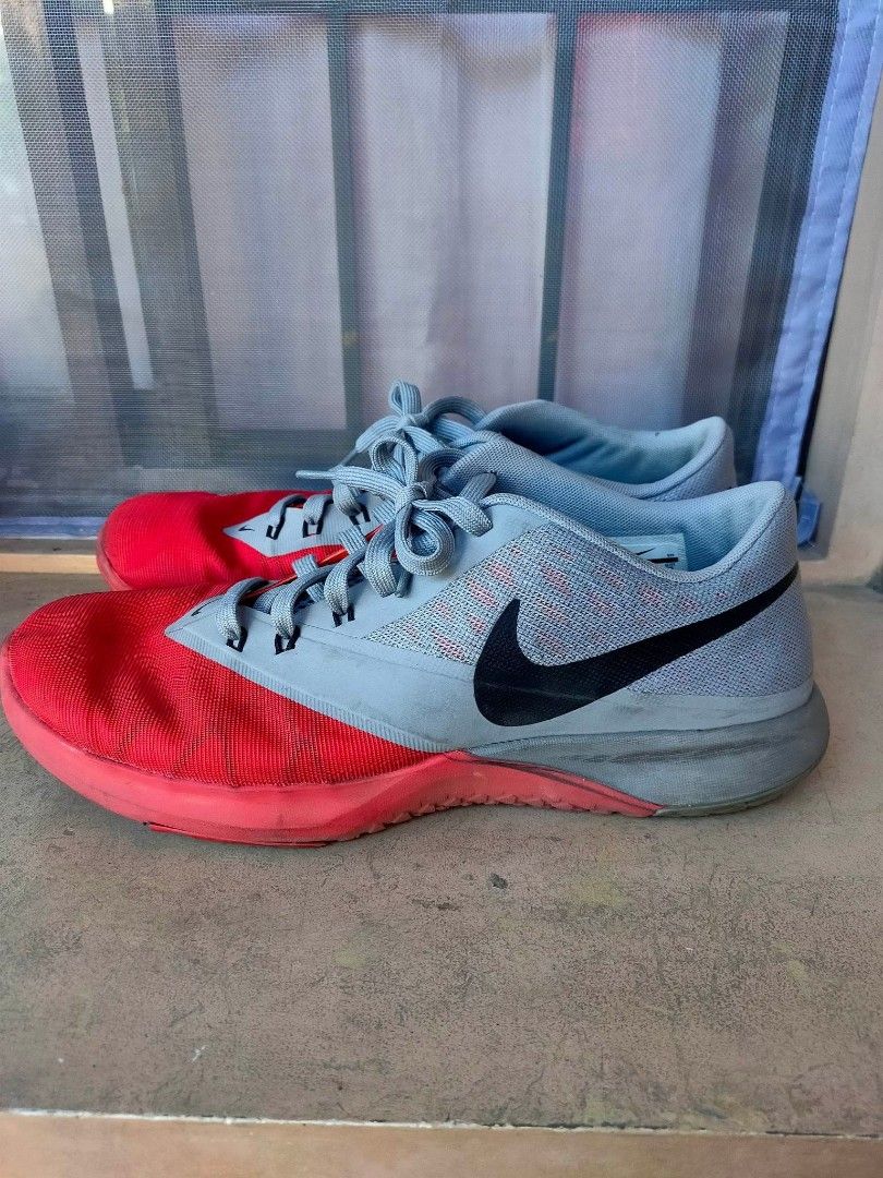 Nike Lite Trainer (Category: Sneakers) located in Pasig City. Submitted by ceedeevee (Listing ID 1230606406, Image 2). Description: In good condition Size US 9 MOP: GCash, Maya.
