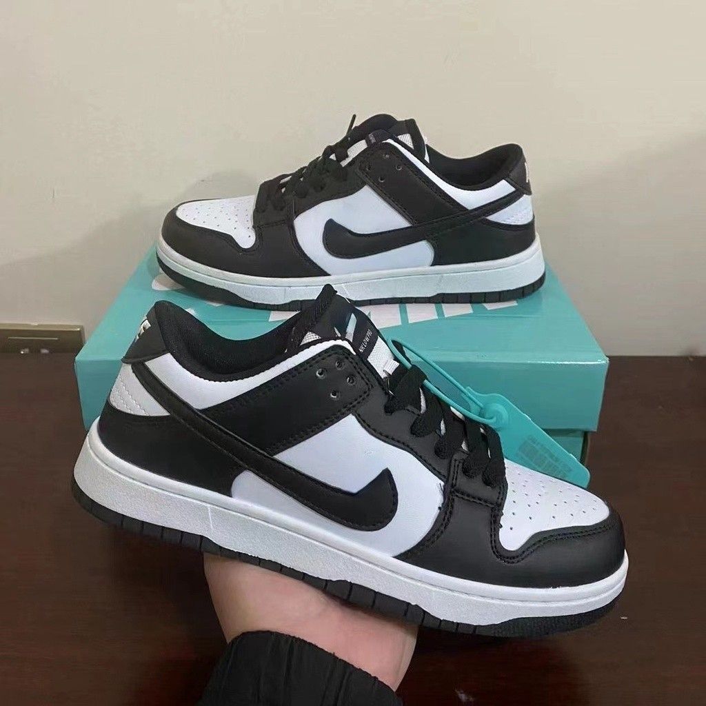 dunk sb black and white