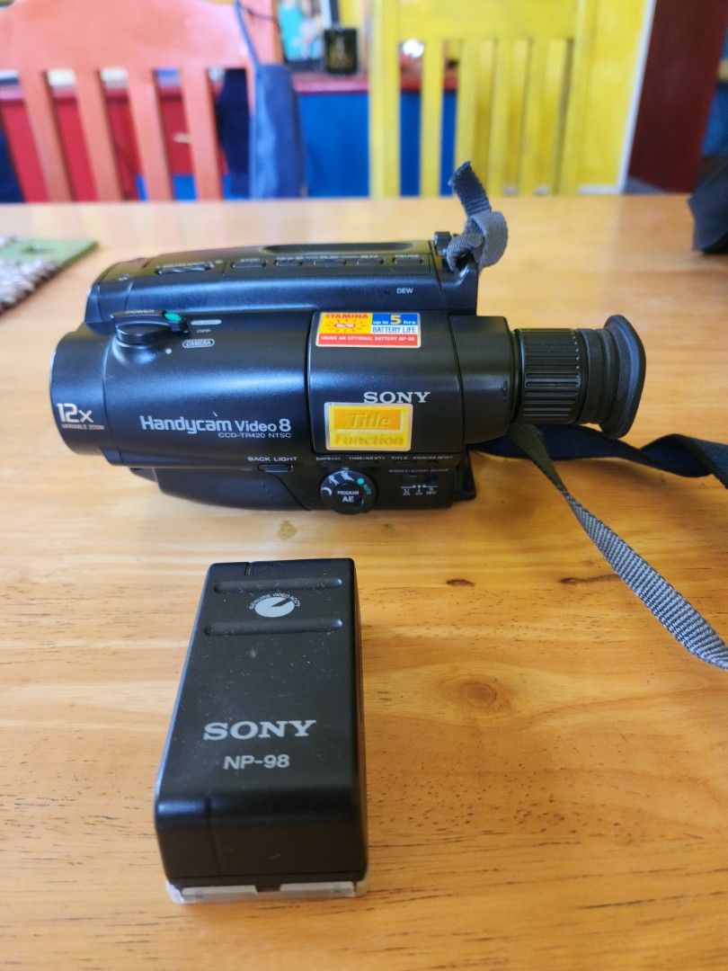 Preloved Sony Handycam video 8, Photography, Cameras on Carousell
