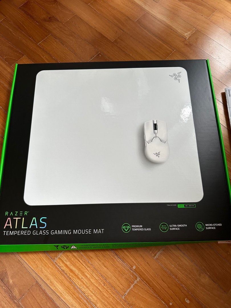Razer Atlas Tempered Glass Gaming Mouse Mat: Ultra-Smooth Micro-Etched Surface - Dirt and
