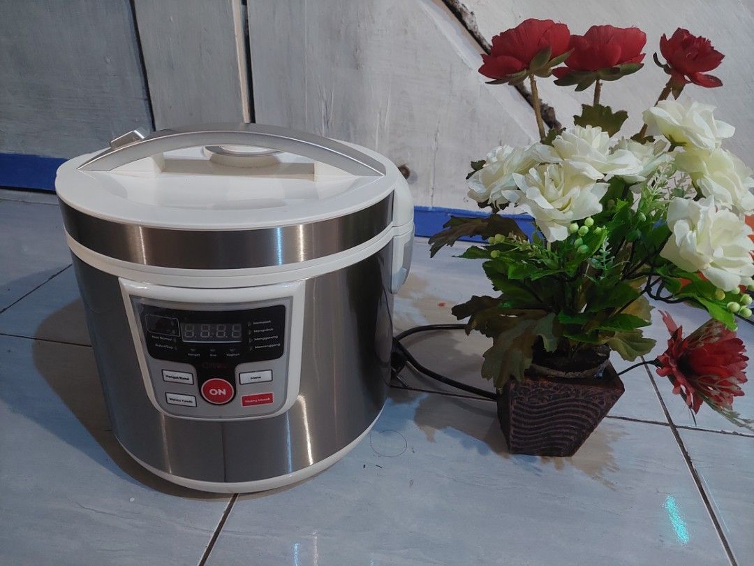 RICE COOKER CYPRUZ 1.8 900 WATT PENANAK NASI RENDAH GULA, Kitchen