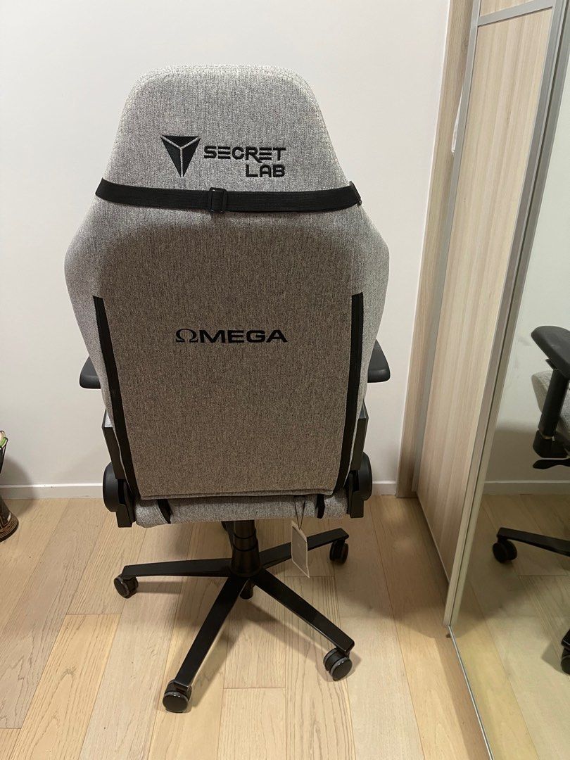 Secretlab Omega 2020 gaming chair cookies and cream office chair study