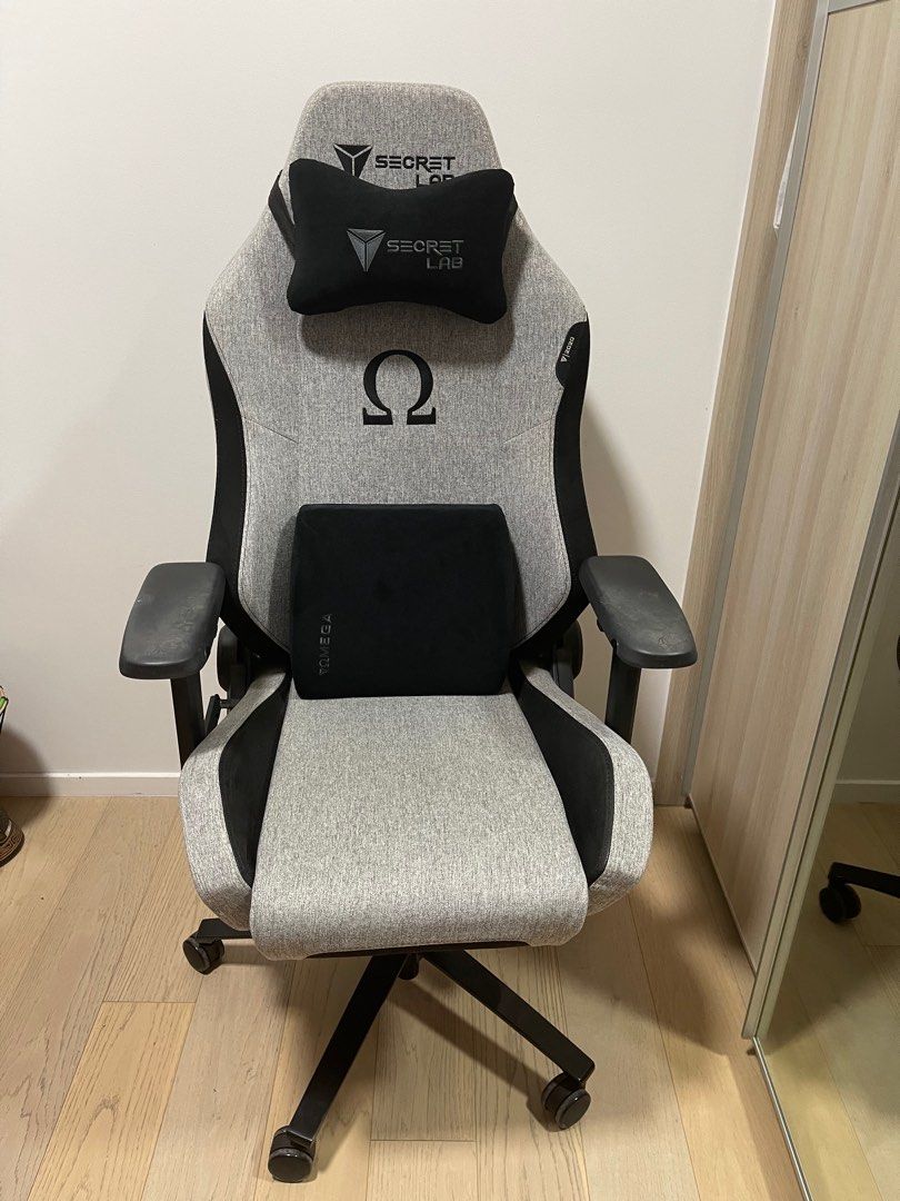 Secretlab Omega 2020 gaming chair cookies and cream office chair study