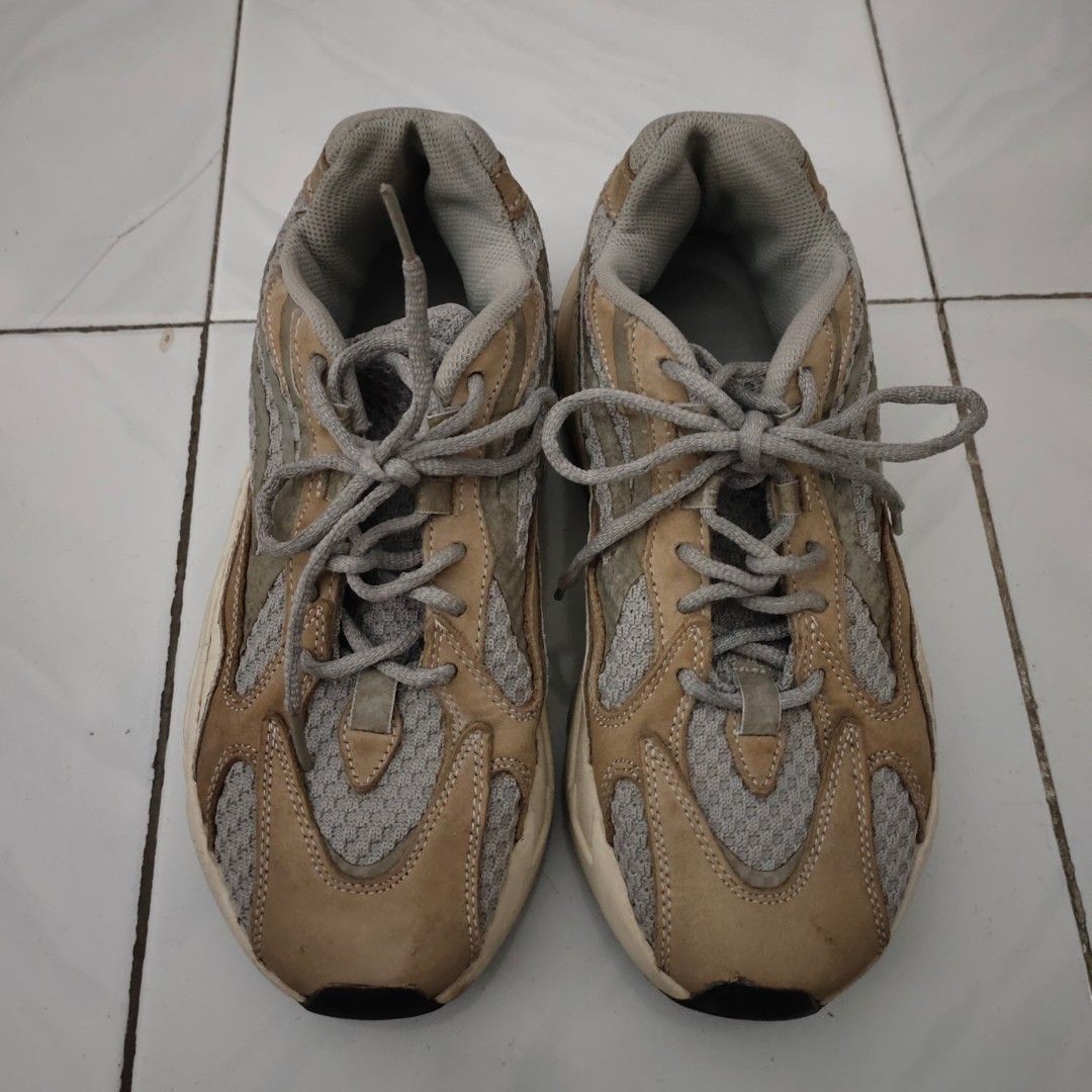 harga sepatu adidas yeezy boost 700 original
