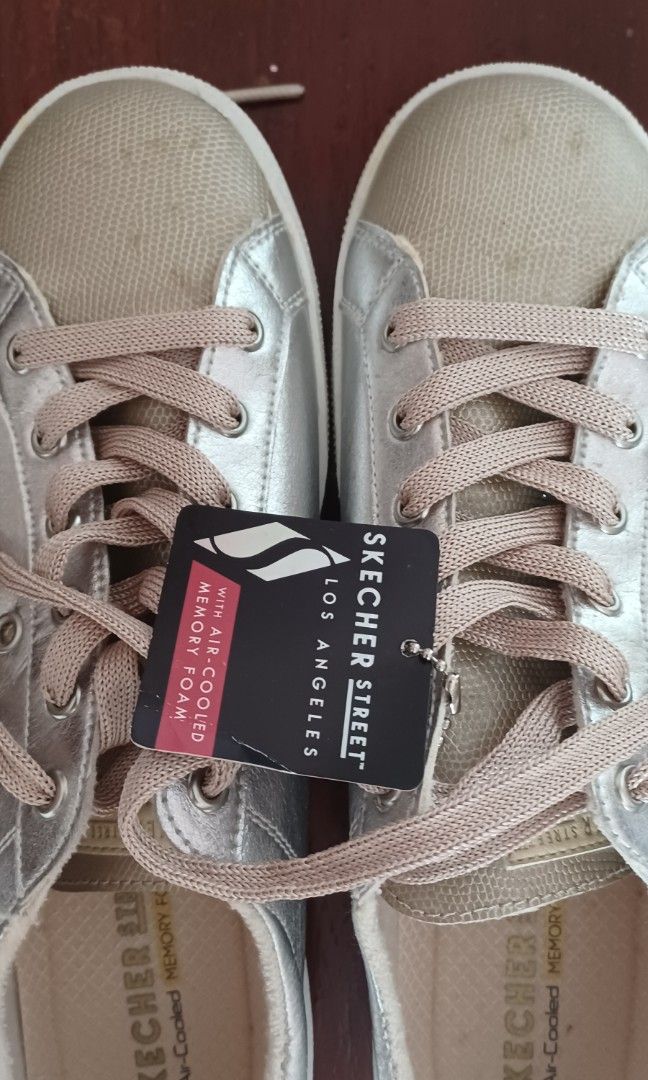 skecher street air cooled memory foam