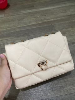 (Kategori: ) berada di . Dikirim oleh indahrsml (ID iklan 1230640498, Gambar 1). Deskripsi: .