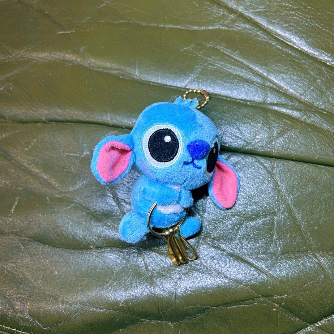 Stitch key holder keychain