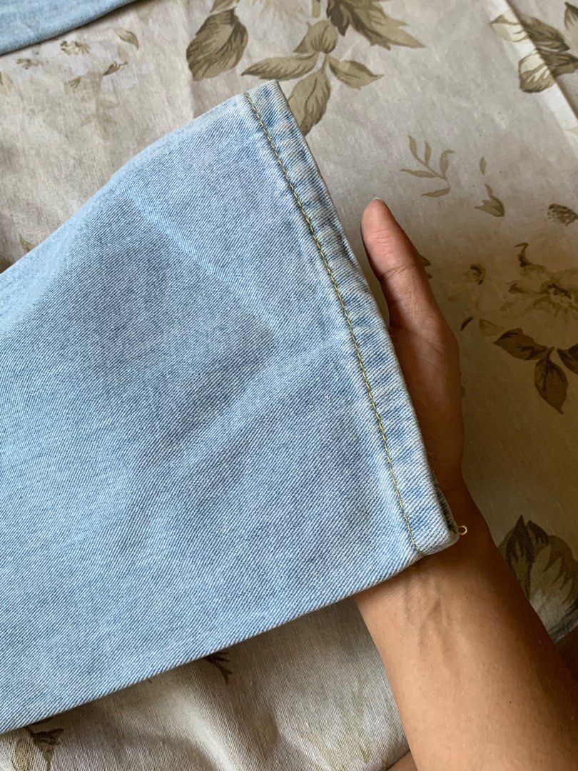 Stretchable denim classic pants (Category: Jeans) located in Las Pinas. Submitted by tyrastyle (Listing ID 1230586071, Image 3). Description: Size: 23-28” length: 37” Pants has garter on the back A staple piece.