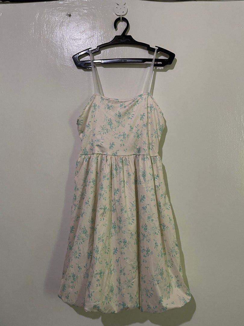 String Dress (Category: Dresses) located in Legazpi City. Submitted by handsatanizer (Listing ID 1230589941, Image 1). Description: Summer dress Silk & Breathable fabric Size S-M.