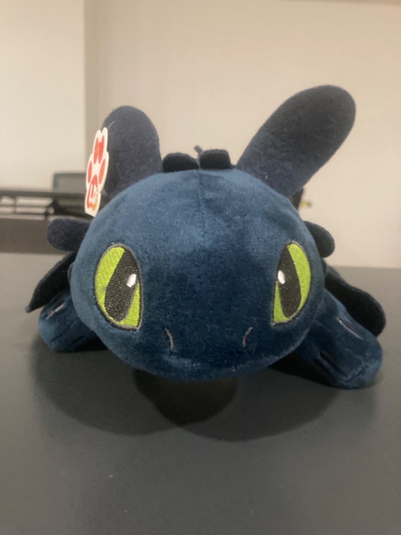 Toothless plush toy (from how to train your dragon), Hobbies & Toys