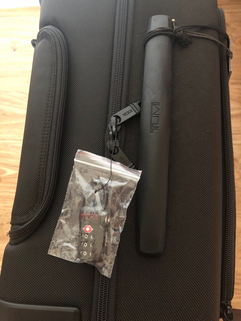 Tumi Alpha 2 4 Wheeled Compact Brief SKU8626097 (Tracer Style