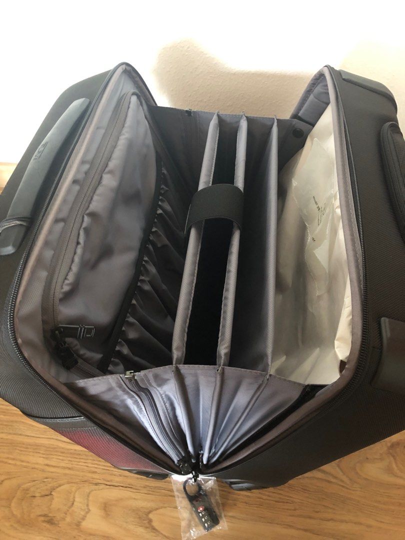 Tumi Alpha 2 4 Wheeled Compact Brief SKU8626097 (Tracer Style