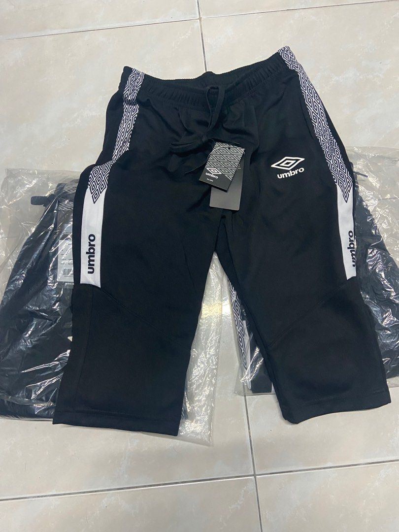 Umbro three quarter shorts 2025