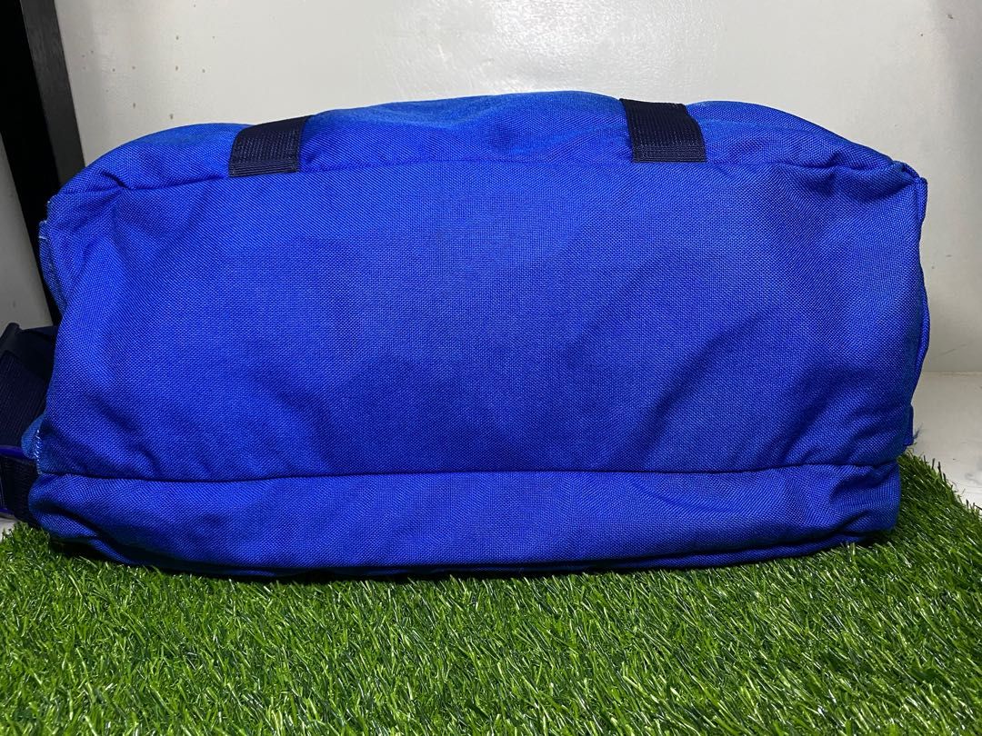 UNITED COLORS OF BENETTON TRAVEL BAG WITH SLING on Carousell