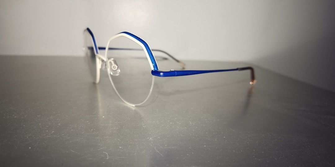 Vintage Morel Koali Celtis 2 eyeglass frame (Category: Sunglasses & Eyewear) located in Quezon City. Submitted by vintagespektroom (Listing ID 1230577313, Image 3). Description: For sale Morel Koali Celtis 2 eyeglass frame Temple 145mm Frame 52mm Bridge 18mm Frame width 132mm In excellent condition Replaceable lens with generic hard foam case. If interested just text or call me 09171548596 Quezon city area Can ship at buyer's expense MOP: Lalamov