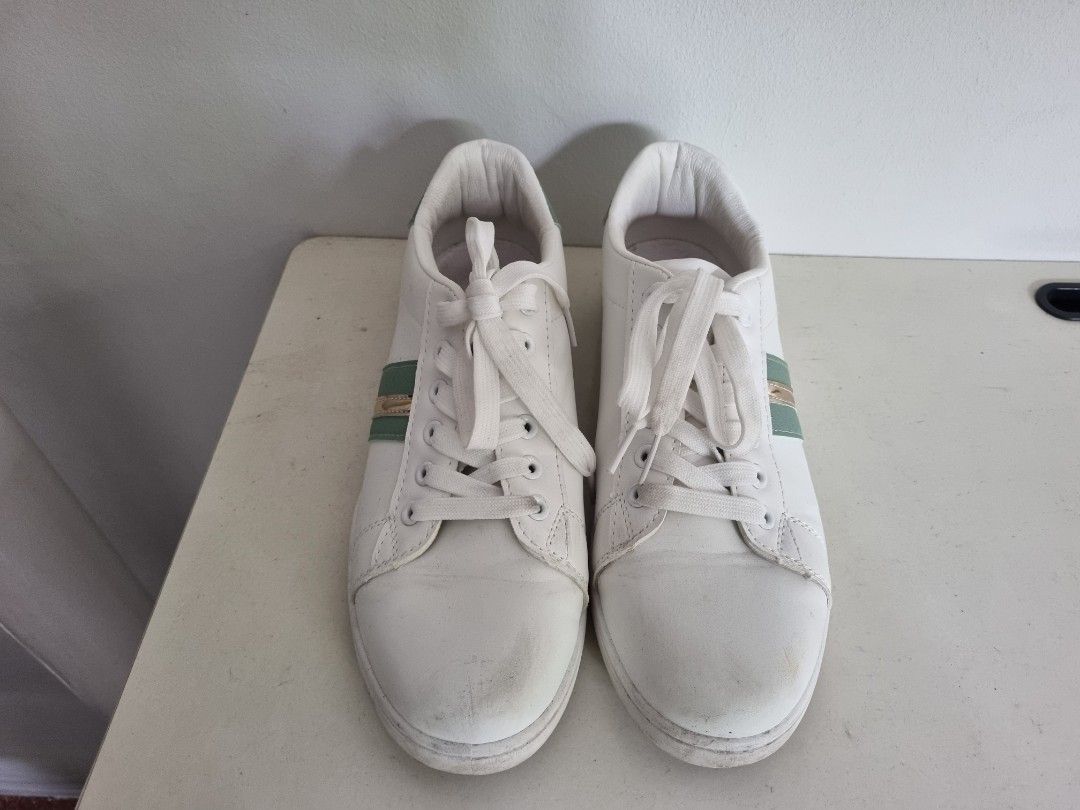 White shoes hotsell with green stripes
