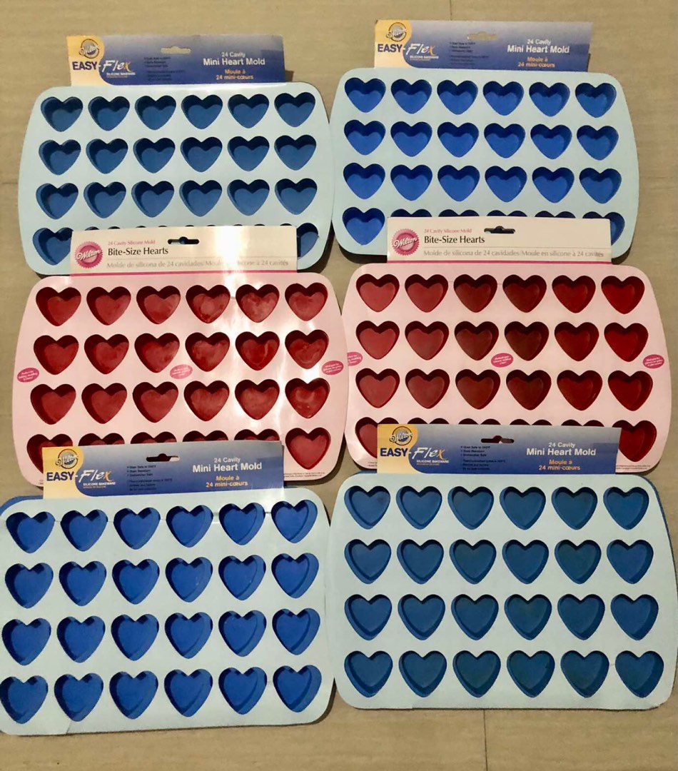 Wilton Easy-Flex Heart-Shaped Silicone Mold, 24-Cavity, Blue, for Ice  Cubes, Gelatin, Baking and Candy, 13 x 10.5 in. (33 x 26.7 cm), Red