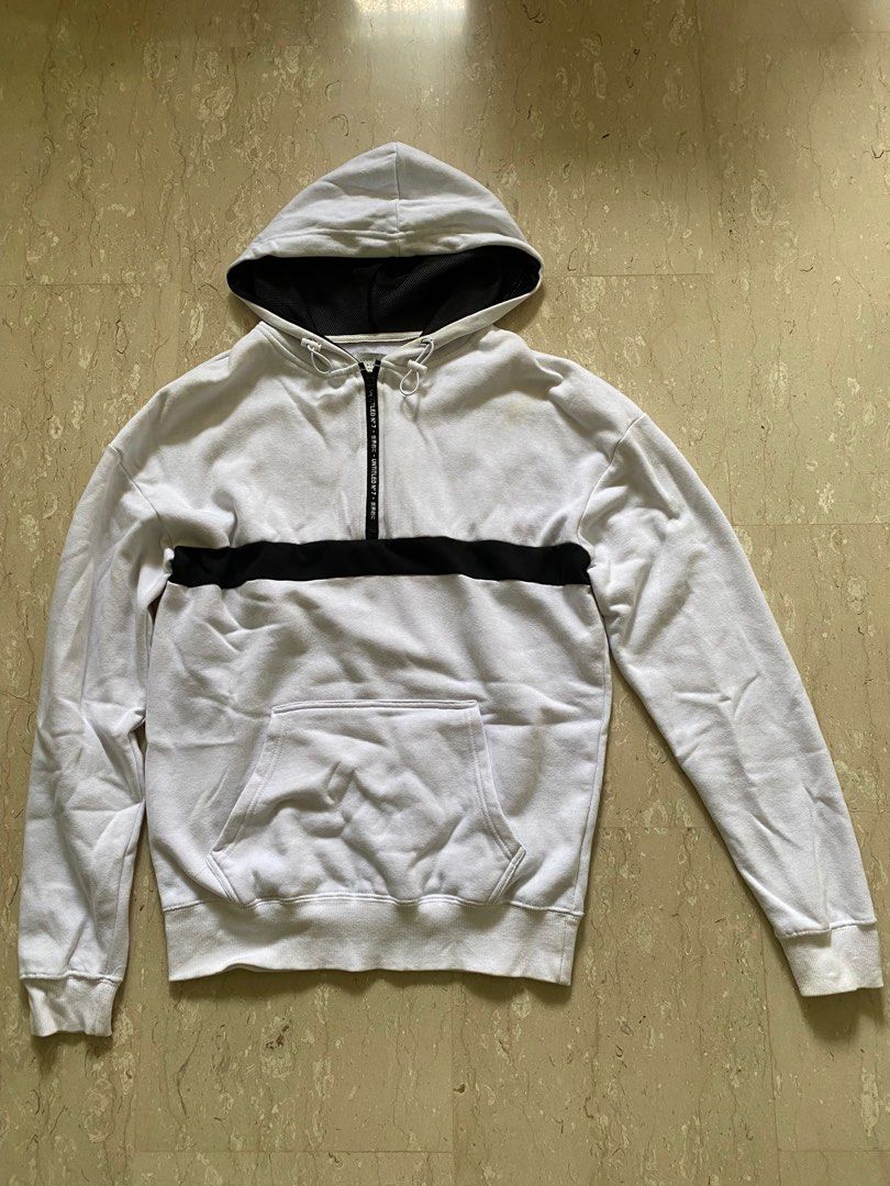 [WTS] HALF ZIP JACKET (Category: Coats, Jackets and Outerwear) located in Singapore. Submitted by k1t_kat (Listing ID 1230676607, Image 1). Description: 1 X COTTON ON HALF ZIP JACKET SIZE S.