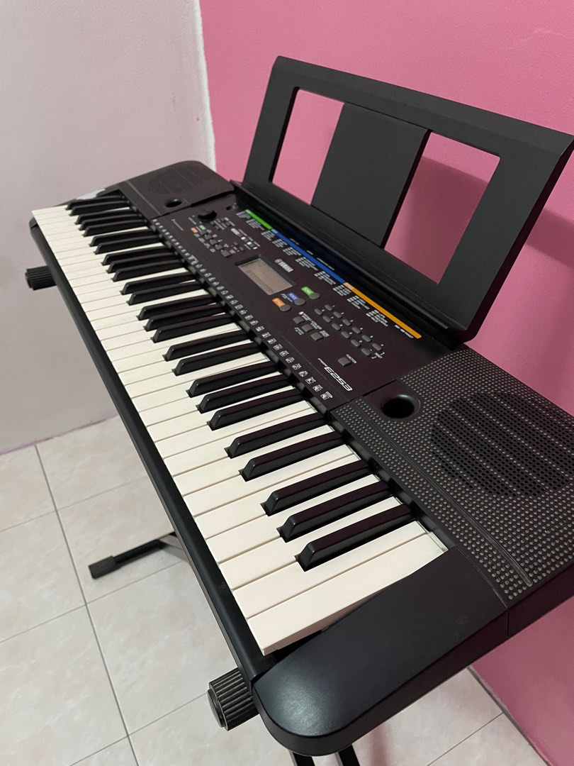 Yamaha keyboard psr e253 Hobbies Toys Music Media Musical