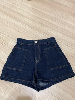 (Category: ) located in . Submitted by thriftmeeeee (Listing ID 1230685709, Image 1). Description: .