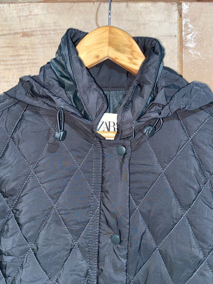Zara Diamond Cut Semi Puff Jacket With Packable Hood, Women's Fashion, Coats,  Jackets and Outerwear on Carousell