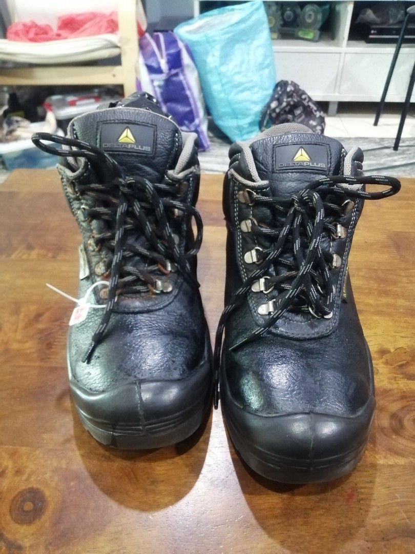 Delta plus safety hot sale shoes uk