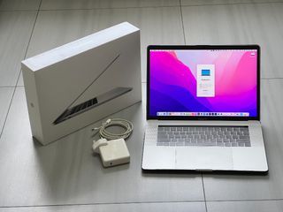 95%新 Apple MacBook Pro (2017) (15吋, 2.9GHz i7, 16G Ram, 512GB SSD) 銀色 Touch Bar