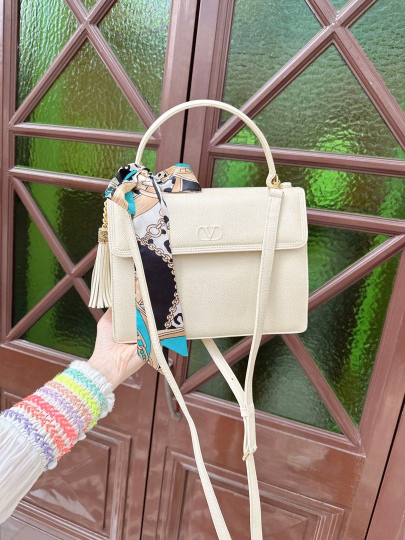 多年正版正貨商標門市現貨美品vintage valentino white kelly