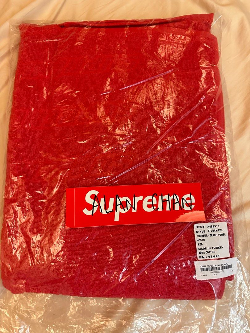 全新Supreme SS18 Tonal Repeat Beach Towel (Red), 男裝, 運動服裝