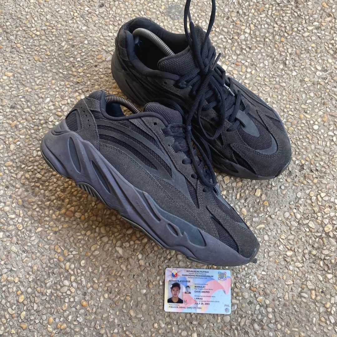 yeezy vanta black 700