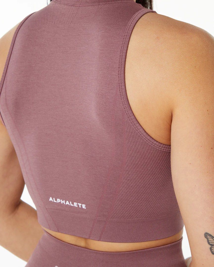 BNWT Authentic Alphalete Amplify Stratus Crop Tank Top Seamless size M in  Rose (like Lululemon, Buffbunny), Women's Fashion, Activewear on Carousell