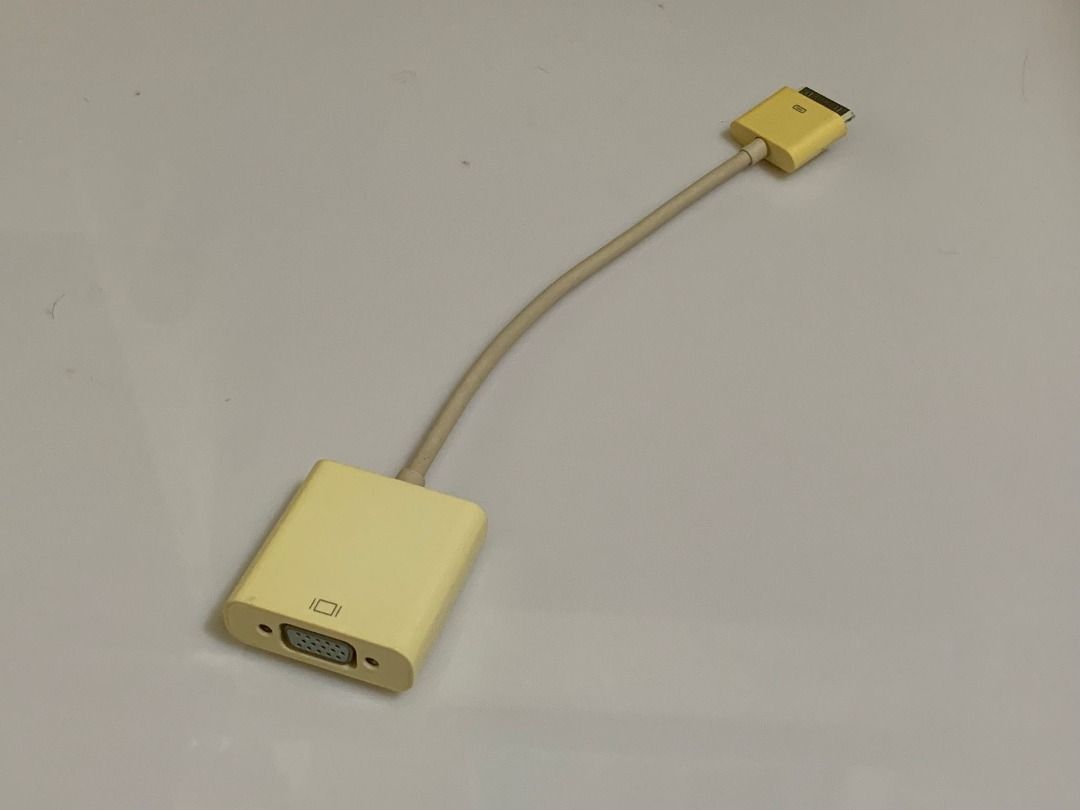 Apple 30Pin to VGA Adapter Cable, Computers & Tech, Parts
